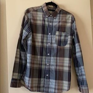 Men’s button up Shirt - medium slim fit